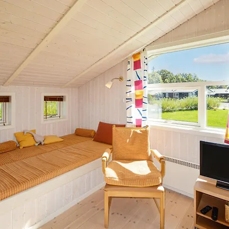 Holiday home 2 Bedroom Amazing In Juelsminde