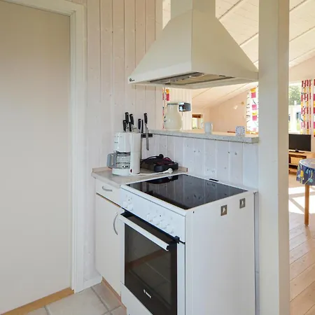 2 Bedroom Amazing In Juelsminde *